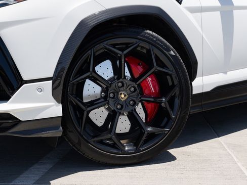 Used 2023 Lamborghini Urus Performante AWD/4WD image 10
