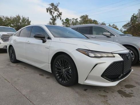 Used 2021 Toyota Avalon XSE image 1