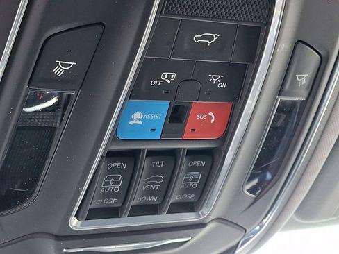 Used 2022 Jeep Grand Cherokee L Limited image 26