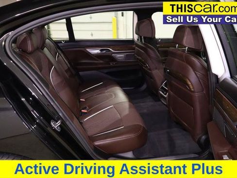 Used 2019 BMW 750i w/ Executive Package RWD image 29