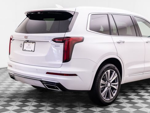 Certified 2025 Cadillac XT6 Premium Luxury w/ Platinum Package AWD/4WD image 35