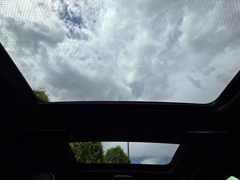 Used 2019 BMW 750i xDrive w/ Executive Package image 41