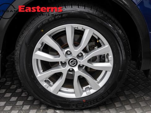 Used 2022 Nissan Rogue Sport S image 30