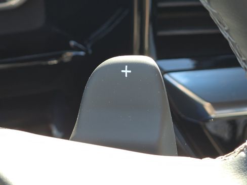 Used 2024 Chevrolet Silverado 1500 High Country image 18