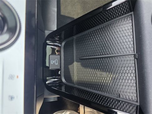 Used 2021 Ford Mustang Mach-E Premium image 29