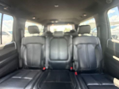 Used 2024 Jeep Wagoneer L Series II RWD image 19