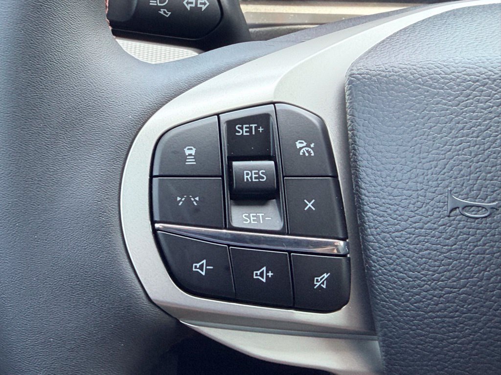 New 2026 Ford Explorer Active RWD image 17