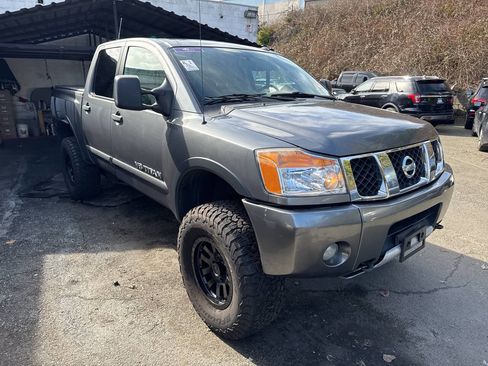 Used 2015 Nissan Titan PRO-4X image 5