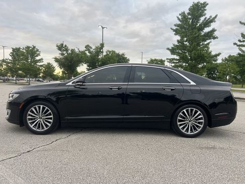 Used 2020 Lincoln MKZ FWD image 2
