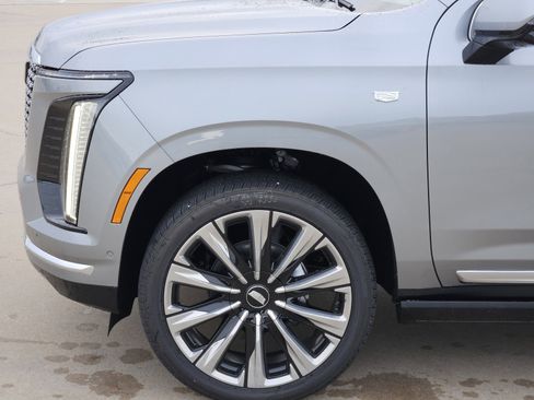 New 2026 Cadillac Escalade Luxury w/ Touring Package AWD/4WD image 6