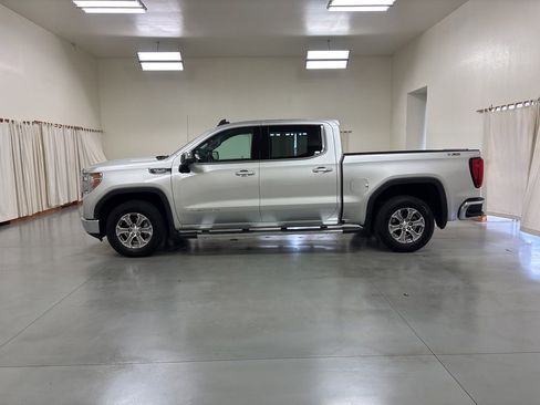 Used 2022 GMC Sierra 1500 SLE w/ X31 Off-Road Package AWD/4WD image 5