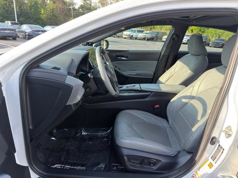 Used 2019 Toyota Avalon Limited w/ Advanced Safety Package FWD image 10