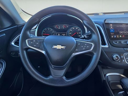 Used 2021 Chevrolet Malibu LT image 28