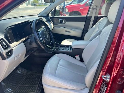 Used 2022 Kia Sorento EX w/ Panoramic Sunroof Package FWD image 10