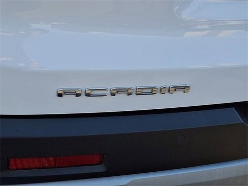 Used 2023 GMC Acadia SLE w/ Driver Convenience Package image 31