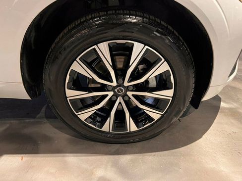 Used 2023 Volvo XC60 B5 Core image 13