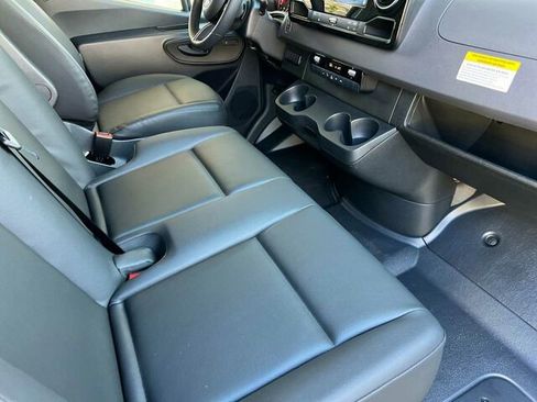 Used 2025 Mercedes-Benz Sprinter 2500 image 16