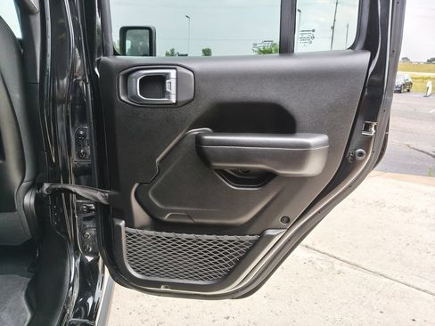 Used 2024 Jeep Wrangler Unlimited Rubicon 4xe w/ Convenience Group AWD/4WD image 28