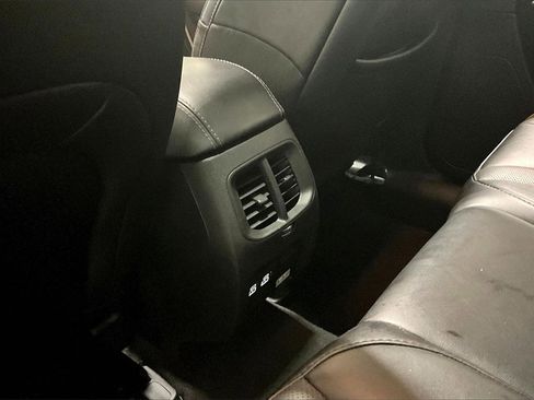 Used 2022 Jeep Cherokee Limited image 10