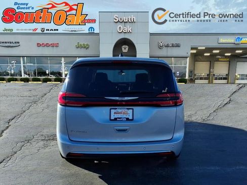 Certified 2023 Chrysler Pacifica Touring-L image 2