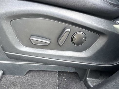 Used 2023 Ford Explorer XLT w/ Equipment Group 202A AWD/4WD image 11