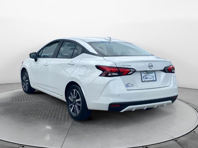 Used 2025 Nissan Versa SV FWD image 3