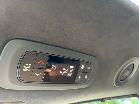Used 2023 Chrysler Pacifica Pinnacle FWD image 84