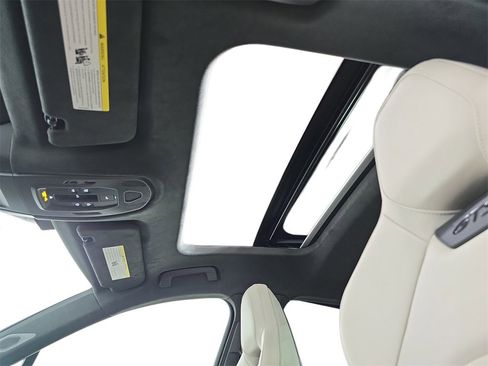 Certified 2025 Porsche Panamera GTS image 28