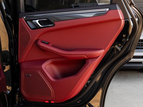 New 2026 Porsche Macan S image 37