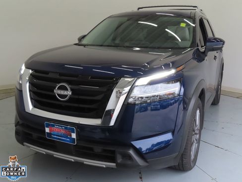 Used 2023 Nissan Pathfinder SL w/ SL Premium Package FWD image 8