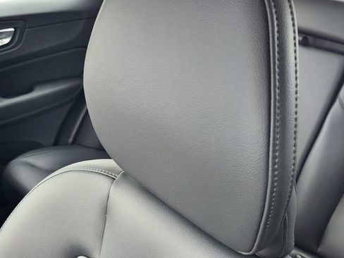 Used 2025 Volvo XC60 B5 Core w/ Climate Package image 17