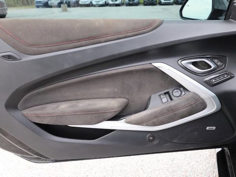 Used 2018 Chevrolet Camaro ZL1 RWD image 13
