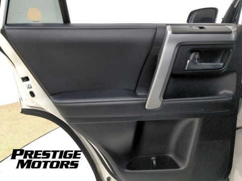 Used 2022 Toyota 4Runner SR5 AWD/4WD image 24