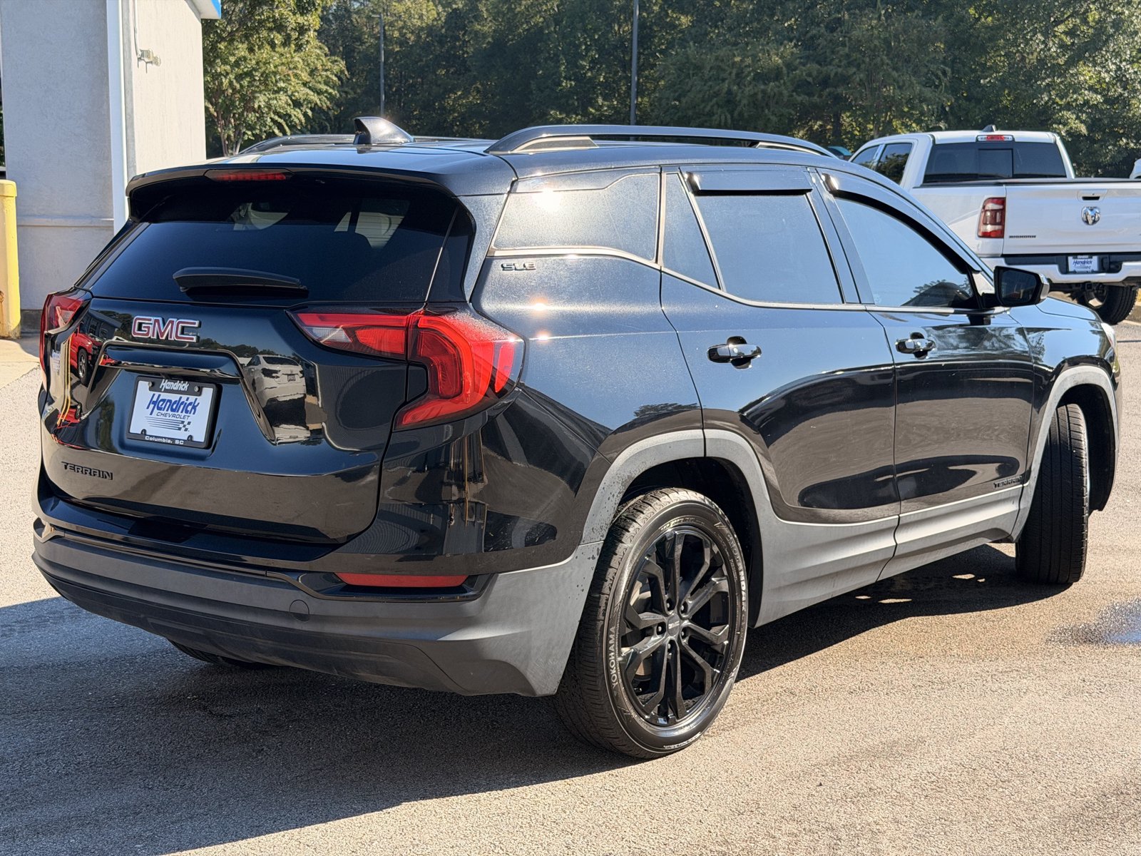 Used 2021 GMC Terrain SLE w/ Driver Convenience Package FWD image 12
