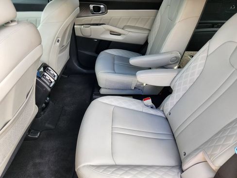Certified 2025 Kia Sorento SX Prestige AWD/4WD image 29