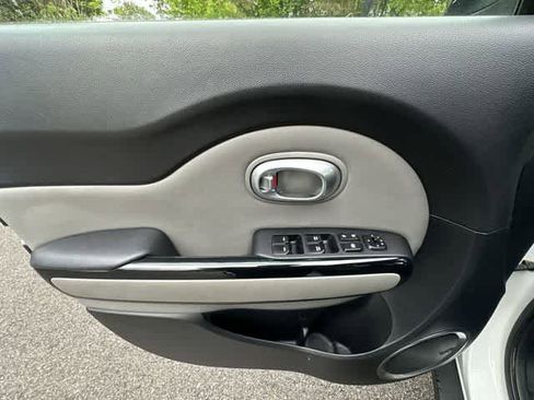 Used 2016 Kia Soul + w/ Audio Package FWD image 17
