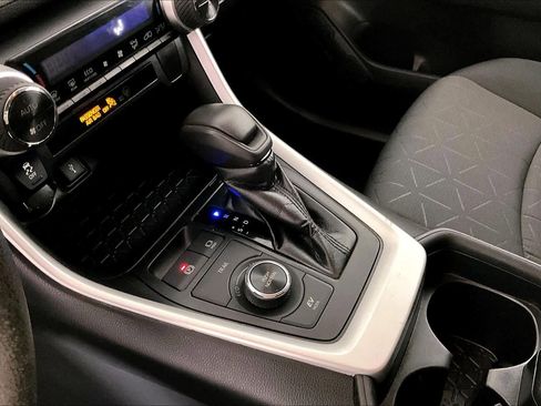 Used 2021 Toyota RAV4 XLE image 15