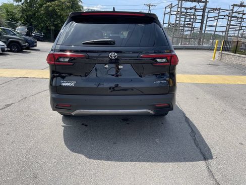 Certified 2025 Toyota Grand Highlander AWD Hybrid image 4