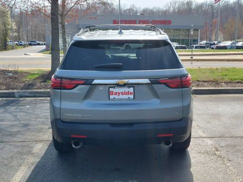 Used 2023 Chevrolet Traverse LT w/ Rear Camera Mirror Package image 14