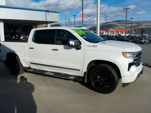 Certified 2025 Chevrolet Silverado 1500 High Country w/ Technology Package image 11