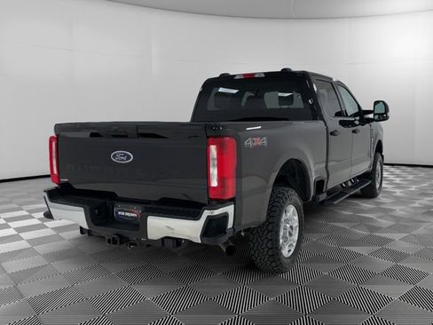 Used 2025 Ford F250 XLT AWD/4WD image 4