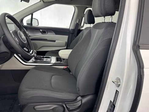 Certified 2024 Kia Carnival LX FWD image 23