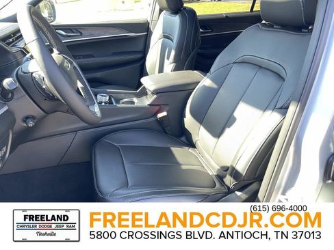 New 2025 Jeep Grand Cherokee L Limited w/ Luxury Tech Group II AWD/4WD image 21