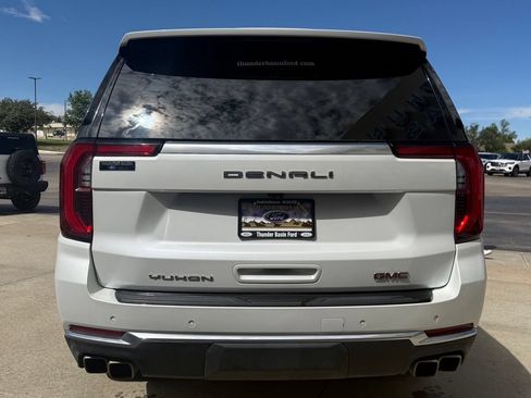 Used 2025 GMC Yukon XL Denali w/ Sun & Power Step Package AWD/4WD image 8