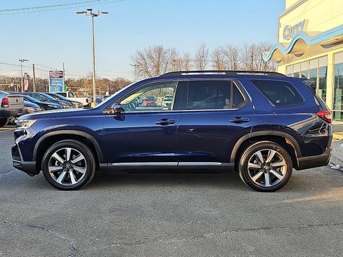 Used 2023 Honda Pilot Touring image 7