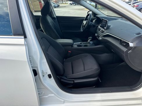Certified 2025 Nissan Altima 2.5 S image 13