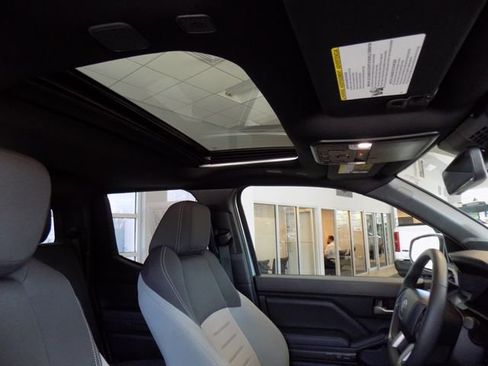 Used 2024 Toyota Tacoma TRD Sport w/ TRD Sport Upgrade Package RWD image 21