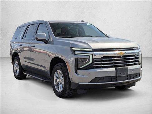 Used 2025 Chevrolet Tahoe LT image 3