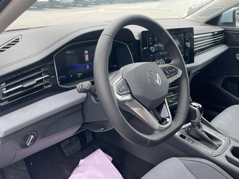 Used 2025 Volkswagen Jetta SE FWD image 10