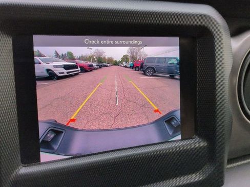 Used 2021 Jeep Gladiator Sport AWD/4WD image 18